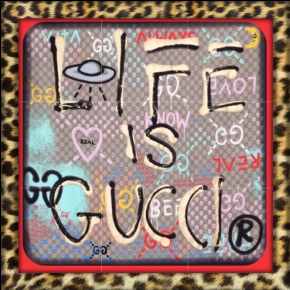 👑✅PRICE FIRM✅ AUTHENTIC Calfskin Life is Gucci Clutch - Picture 16 of 17